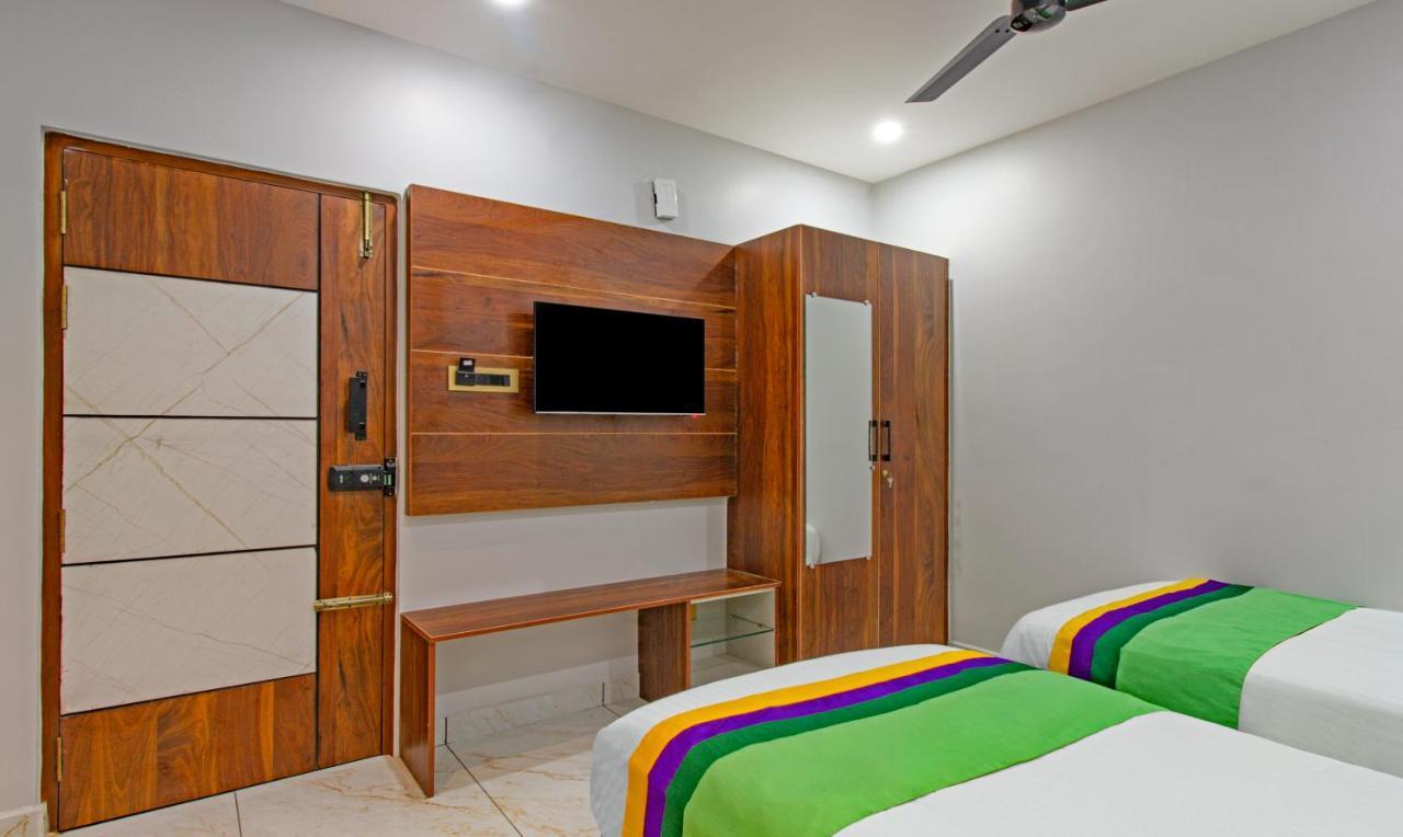 Treebo Abhi Suites, 400 Mts From Guntur Junction Luaran gambar