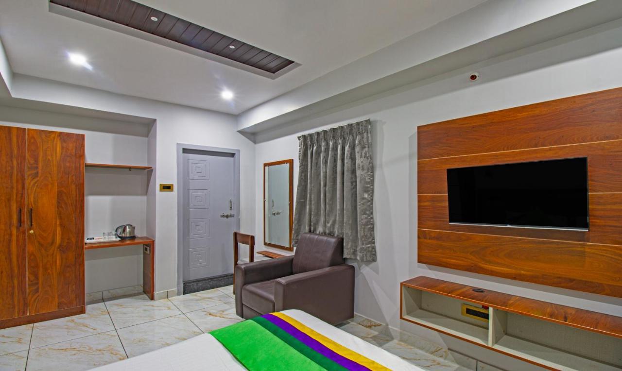Treebo Abhi Suites, 400 Mts From Guntur Junction Luaran gambar